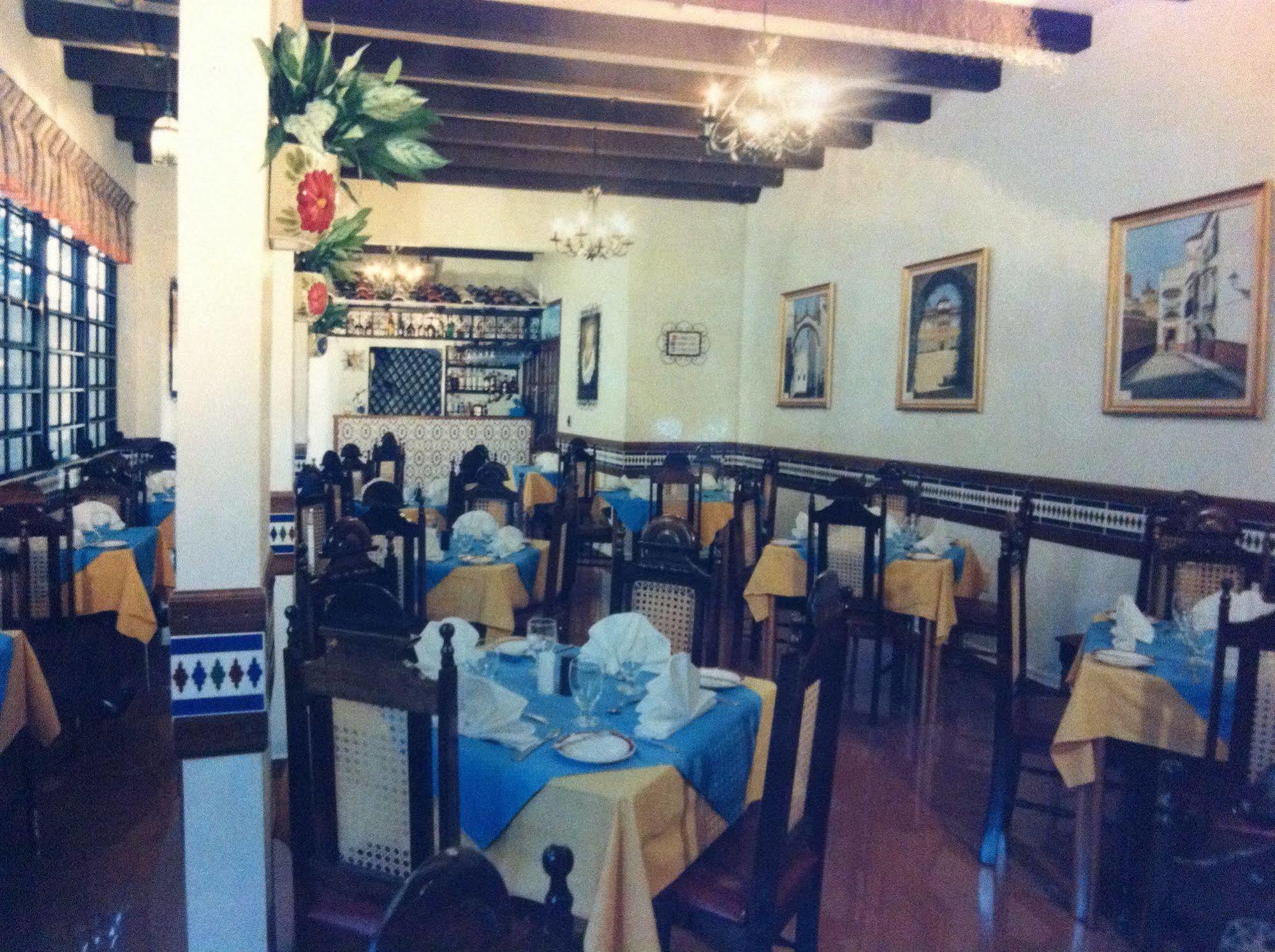 Hotel Iberia - San Juan Restaurant bilde